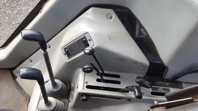 Trator Valtra 