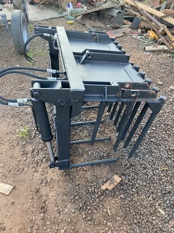 Garfo Hidraulico p/ silagem