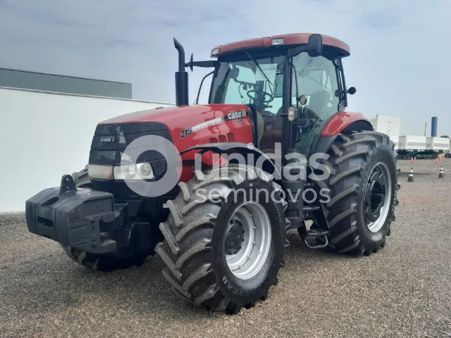 Trator de Pneus Case Puma 215 213 CV