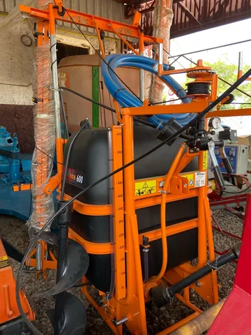 Pulverizador marca: MGA modelo: B12 barras 12m bomba jacto jp75