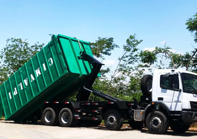 Equipamento Roll-on/Roll-off M25 Alongado