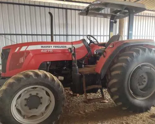 Trator Massey 2010