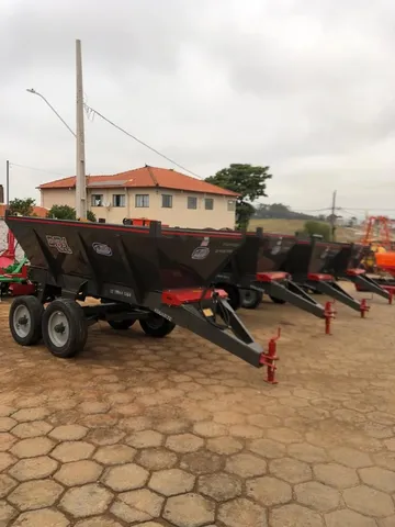 Carreta distribuidora de calcário asus