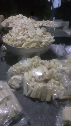 Vendo macaxeira, pré conzida 