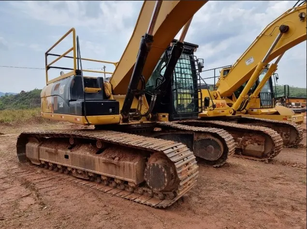 escavadeira caterpillar 2018 