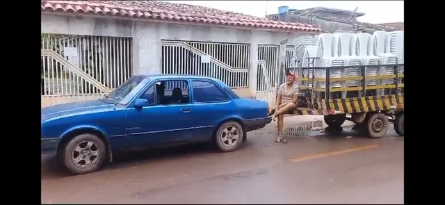 Vendo esse Chevette ano 93 1.6 com a carroça valor 15 mil