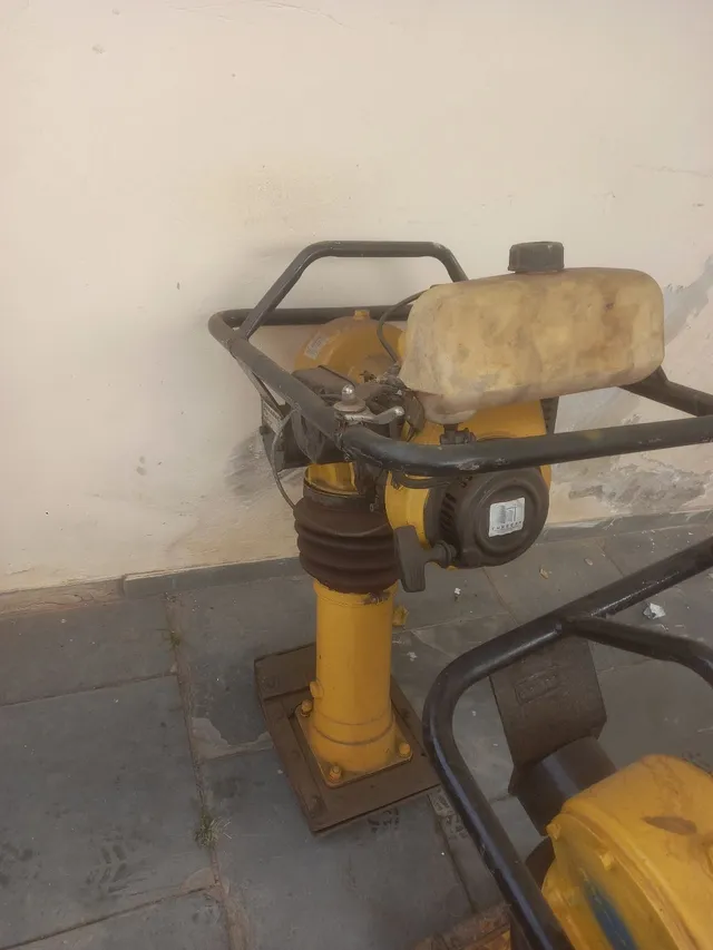 Vendo 02 sapos compactadores Urgente! Pra levar!
