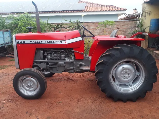 Trator Massey Ferguson 235