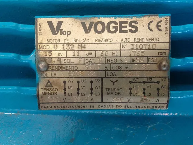 Motor trifásico voges.