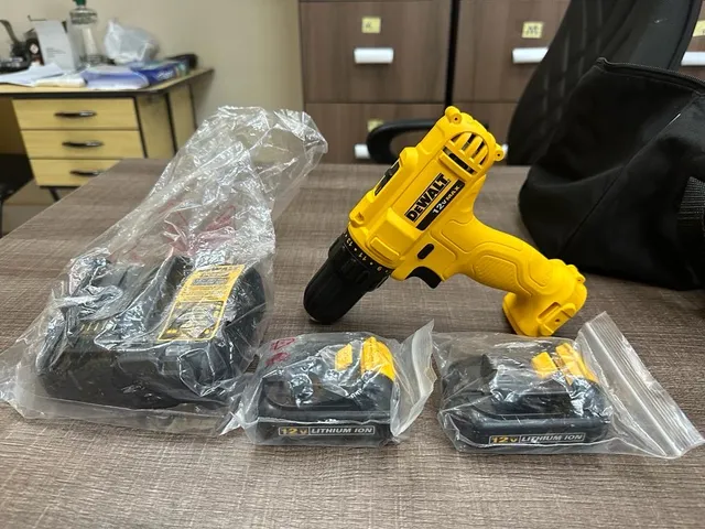 Parafusadeira/furadeira DeWalt 12v, Nova sem uso (Anápolis)