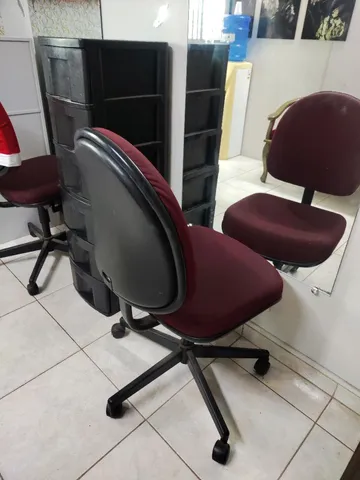 UMA APENAS UMA Cadeira escritório giratória estofada
