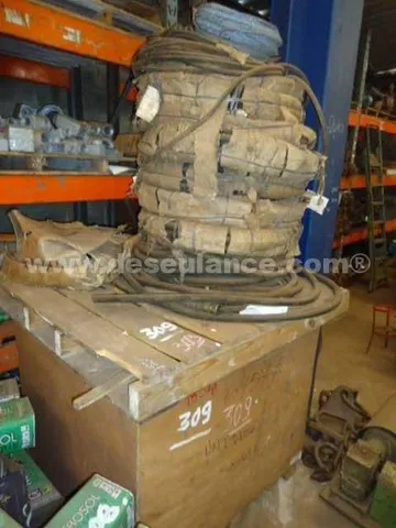01 Caixa e 01 Palete C/ Mangueiras. 