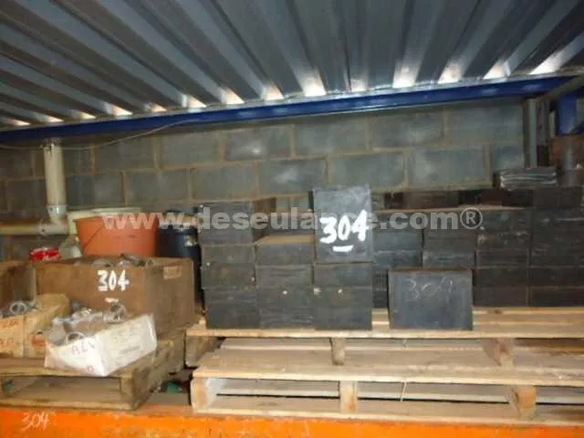 02 Paletes C/ Calços de borracha e Conexões Galvanizadas. 