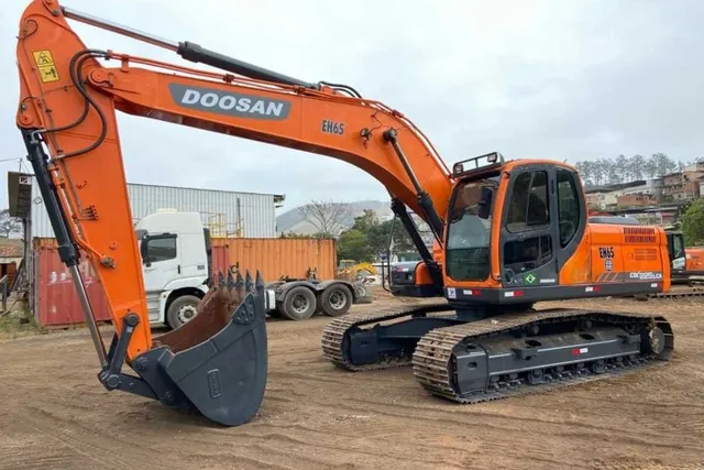 Escavadeira Dx 300 Doosan 2014