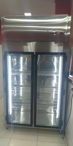 Geladeiras industriais fabricadas sob medida.