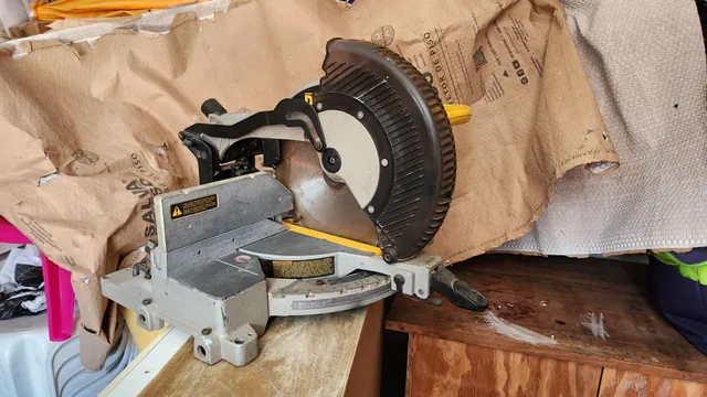 Serra Meia esquadria dewalt 12 polegadas DW715-B2