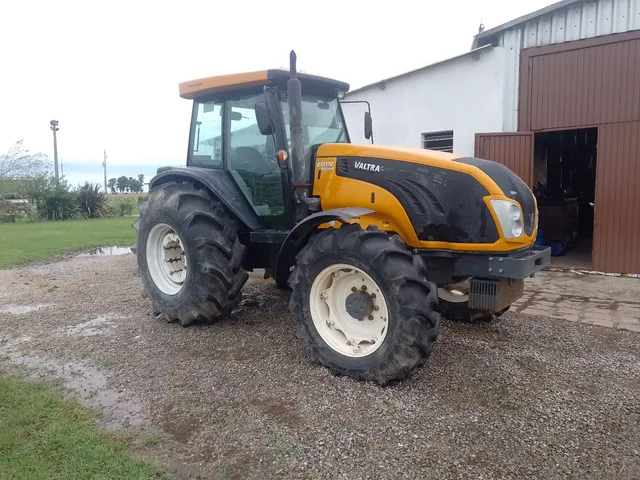 Trator Valtra BM 110 / 2018