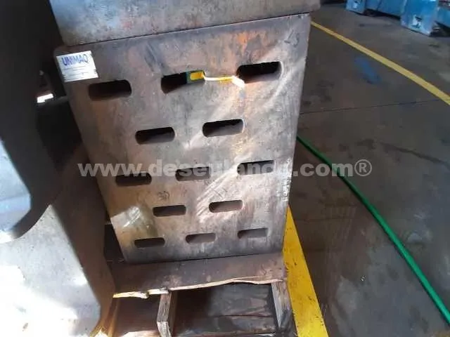 Mesa de fixação, 640 (L) X 510 (A) X 1.020 (C), PESO 523 KG.