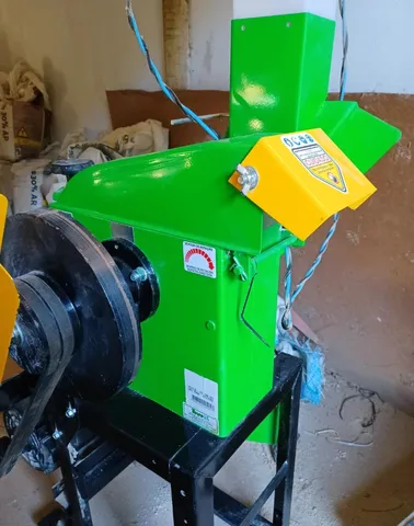 Triturador Forrageiro TRF 300 Super Trapp + motor
