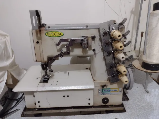 Máquinas overlock e galoneira 
