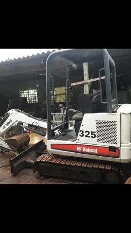 Mini escavadeira bobcat