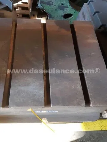 Mesa de fixação, 490 (L) X 300 (A) X 690 (C), PESO 220 KG.