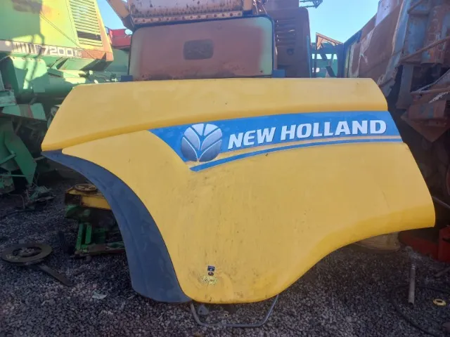 Carenagem lado esquerdo New holland Cr.5.85