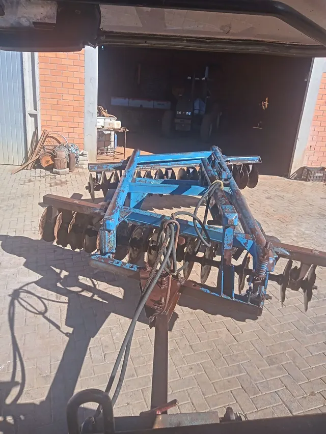 Grade niveladora tatu 32 discos
