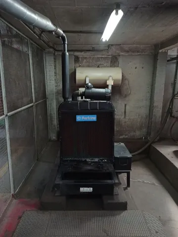 GERADOR DE ENERGIA 55/50 KVA/ ANO: 2001/ HRS DE USO: 7