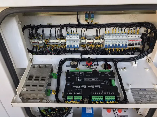 GERADOR DE ENERGIA 55/50 KVA/ ANO:2010/ HRS DE USO: 73