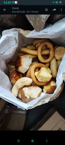Pães bols biscoito secos,$ 0,90 centavo o quilo
