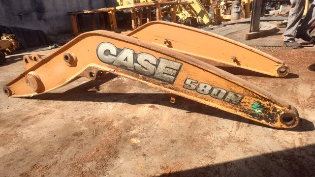 Braço ?H? (Braço carregadeira) Retroescavadeira CASE 580N p/n *