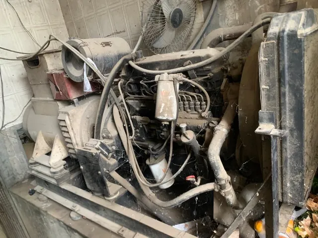 GERADOR DE ENERGIA 135/100 KVA/ ANO: 1986