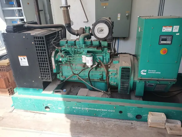 GERADOR DE ENERGIA 140/150 KVA/ ANO: 2006/ HRS DE USO: 213