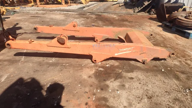 Braço ?H? (Braço carregadeira) Retroescavadeira Fiatallis FB80 p/n *