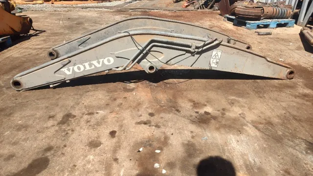Braço ?H? (Braço carregadeira) Retroescavadeira Volvo BL60B - Bl70B p/n VOE 15023693