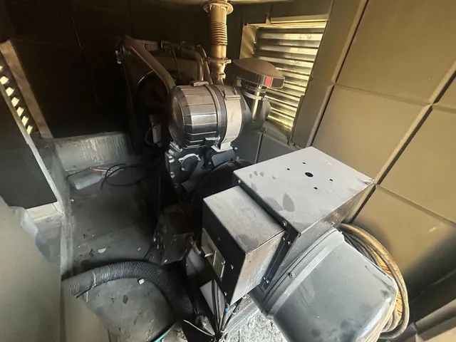 GERADOR DE ENERGIA 150 KVA/ ANO: 2011/ HORAS DE USO: 2894