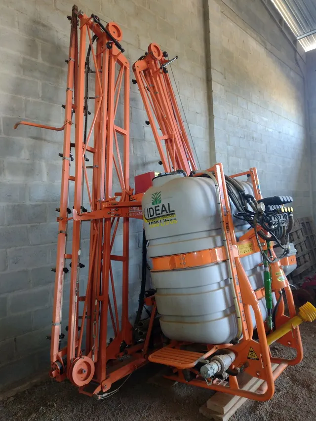 Pulverizador 1000 LTS 21 metros