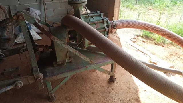 Bomba de irrigação de diferencial ano 2004 só pegar e trabalhar 