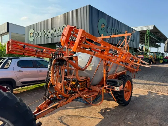 Pulverizador Jacto Columbia Cross 2000 lts ano 2004