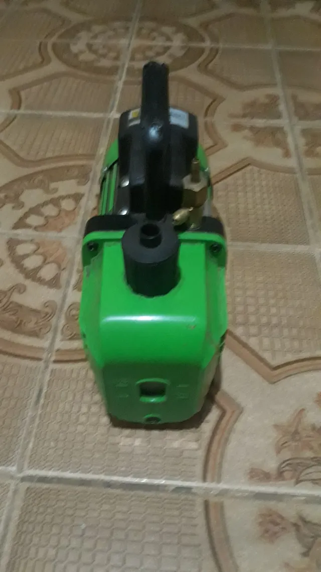 Bomba de vácuo 5 cfm em perfeito estado 