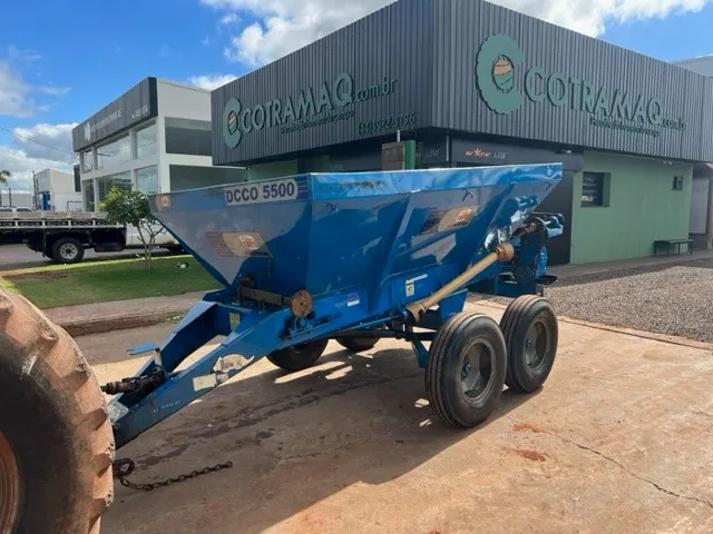 Distribuidor Calcário e Adubo Orgânico Tatu DCCO 5500 