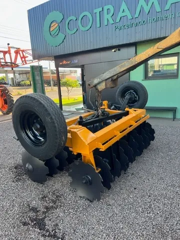 Grade Aradora Baldan 20 Discos c/ Pneus 