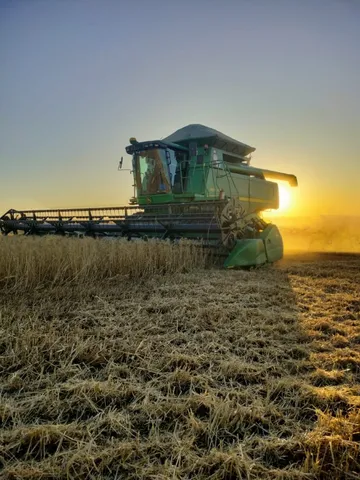 ?Colheitadeira John Deere 9670 sts