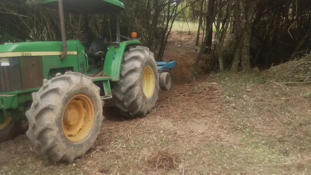 Vendo Trator