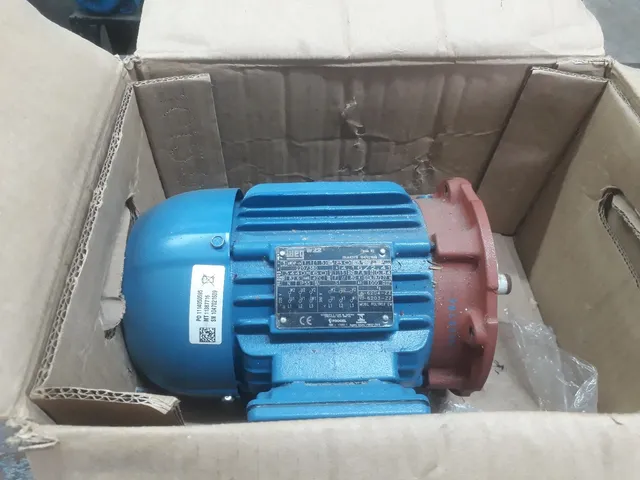 Motor trifásico 1.5 cv alta rotação flangeado 