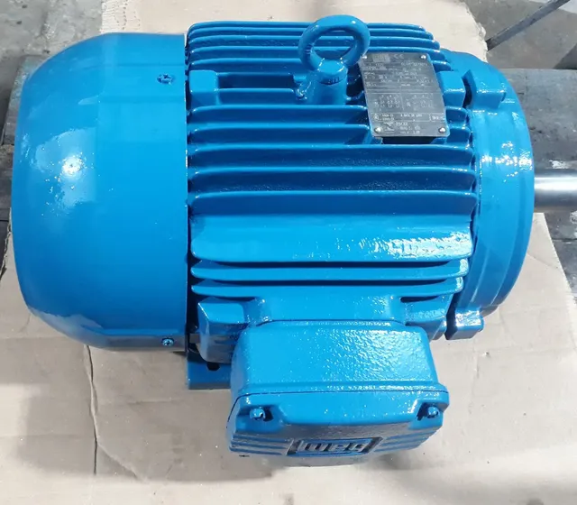 Vendo motor 15 HP baixa rotação 