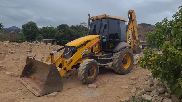 Retroescavadeira jcb 3c