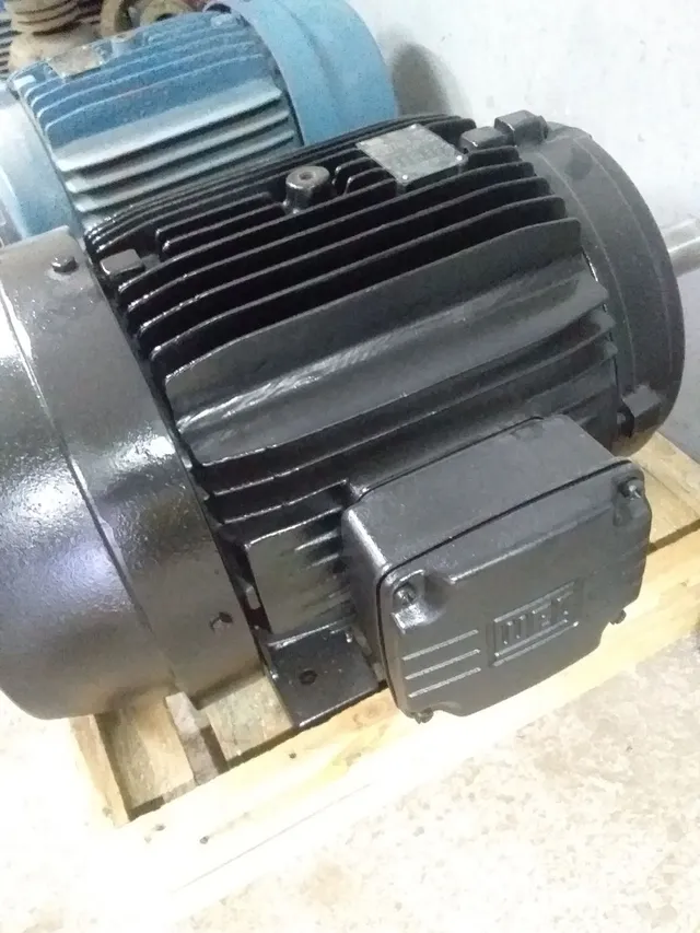 Vendo motor trifásico 30 cv baixa rotação 