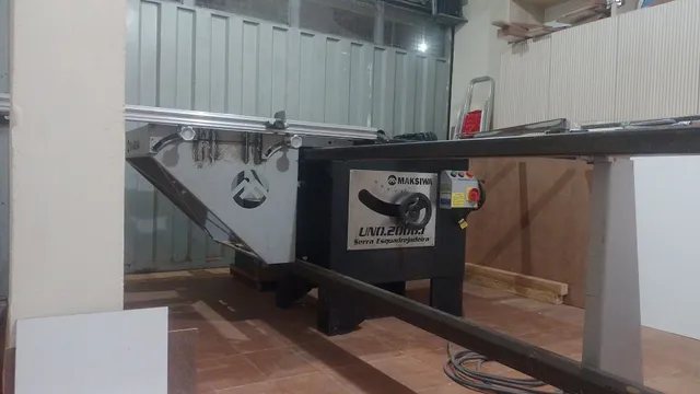 Esquadrejadeira 